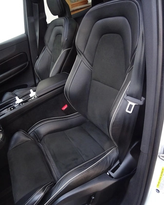 Volvo XC 60 cena 123000 przebieg: 9000, rok produkcji 2017 z Sępopol małe 79
